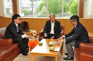 目の不自由な方や盲導犬について懇談