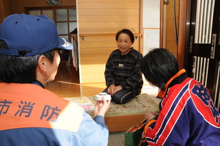 住宅用火災警報器は電池交換も大切です